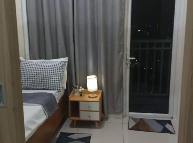 Breeze Residences - 1br Unit With Balcony -top Floor Manila