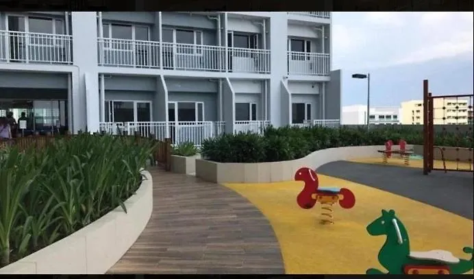 Breeze Residences - 1br Unit With Balcony -top Floor Apartamento *