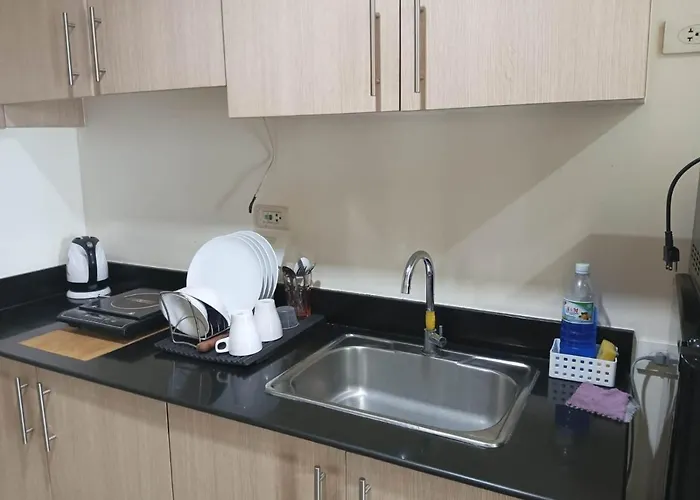 Breeze Residences - 1br Unit With Balcony -top Floor Apartamento *