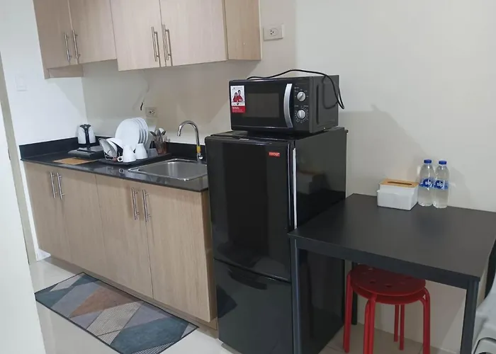 Breeze Residences - 1br Unit With Balcony -top Floor Apartamento